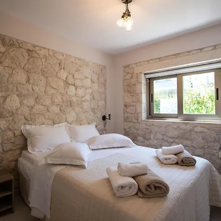 Avesta Private - Kallisto Villa Vlikhon